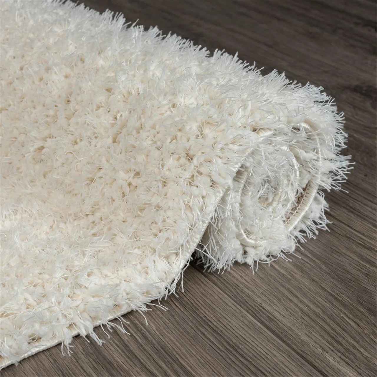 Fluffy and comfortable Ivory /Sand Plain Shag Rug